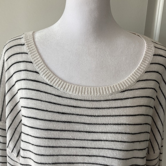 Banana Republic Factory large sweater black and white stripes - Picture 6 of 10
